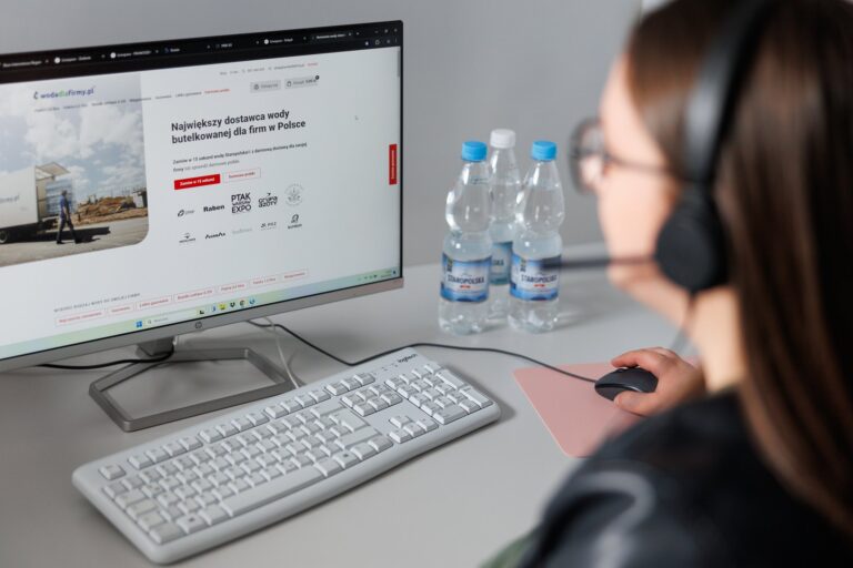 Jak kupić wodę dla urzędu? Progi i procedury zamówień publicznych